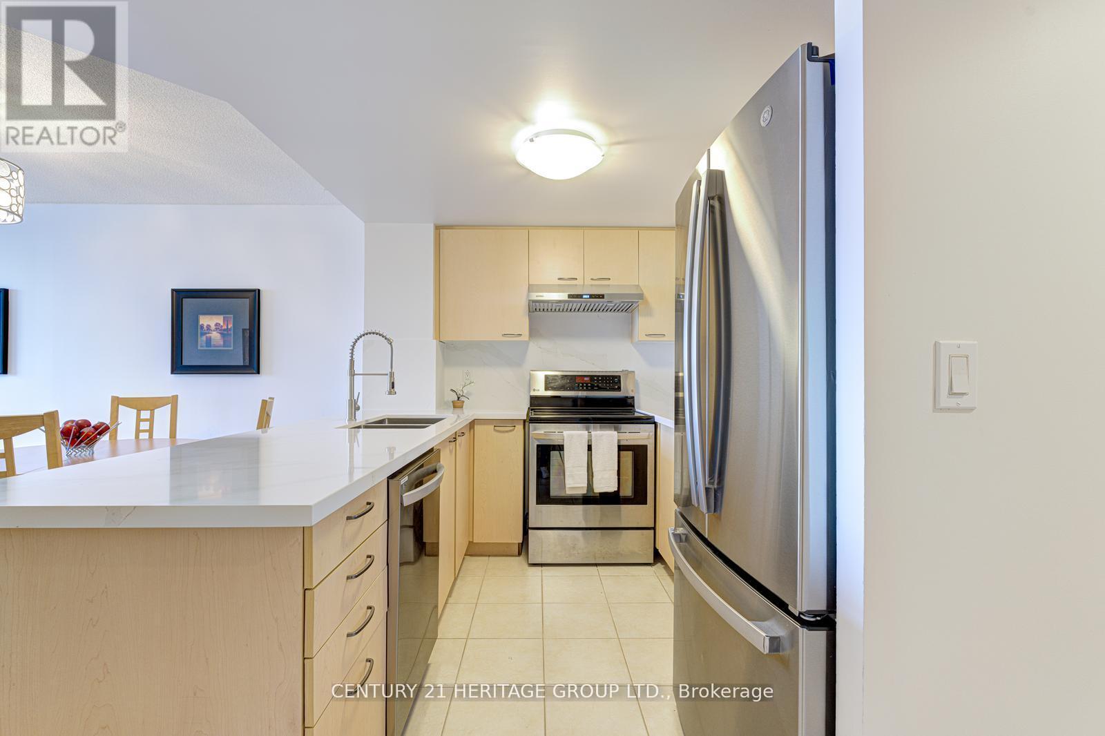 1003 - 130 Pond Drive, Markham, Ontario  L3T 7W5 - Photo 8 - N12553684