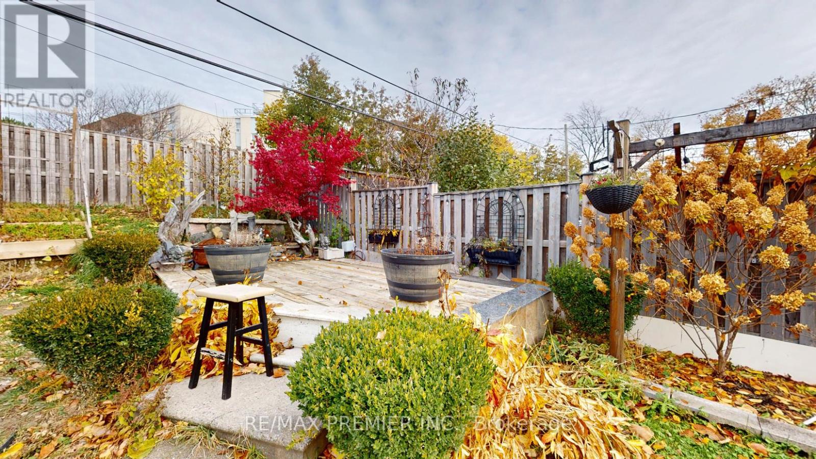 425 Balmoral Drive, Brampton, Ontario  L6T 1W1 - Photo 10 - W12553648