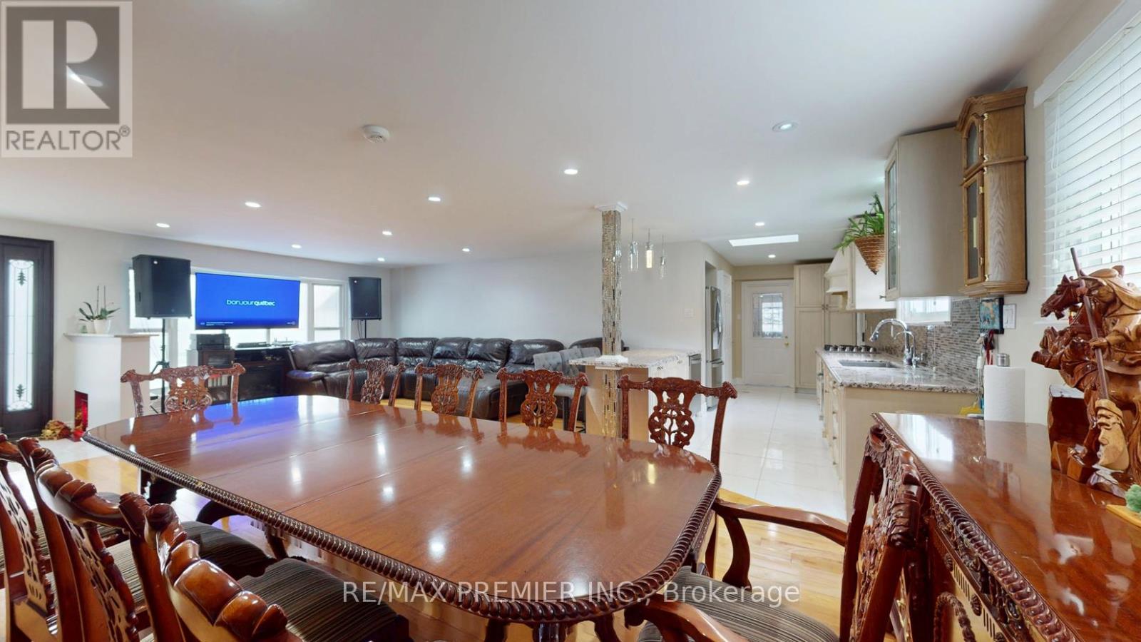 425 Balmoral Drive, Brampton, Ontario  L6T 1W1 - Photo 23 - W12553648