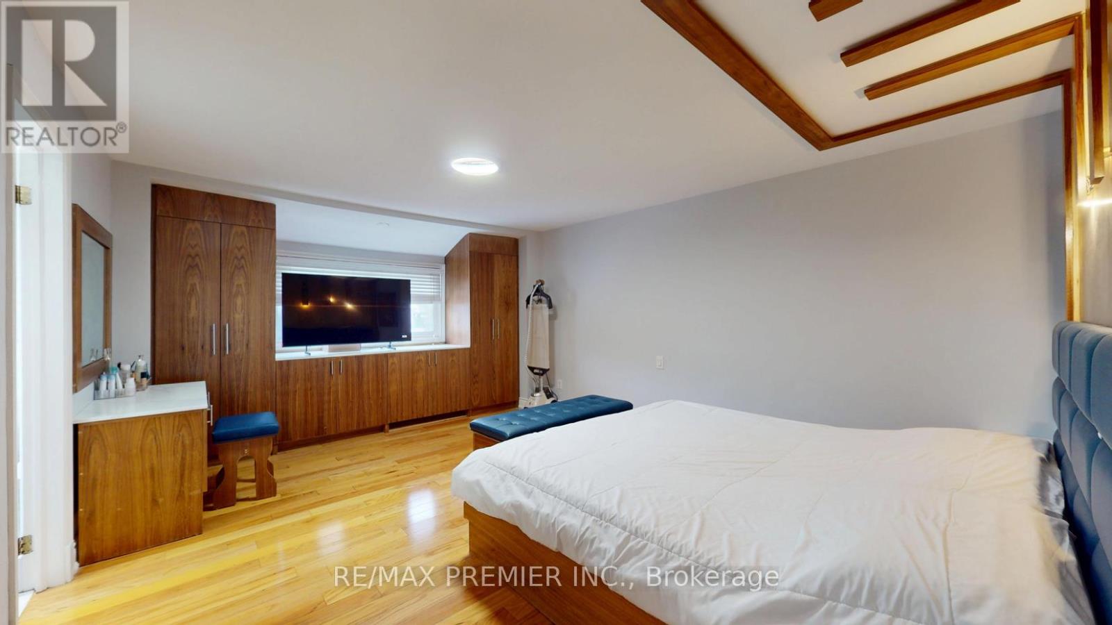 425 Balmoral Drive, Brampton, Ontario  L6T 1W1 - Photo 24 - W12553648