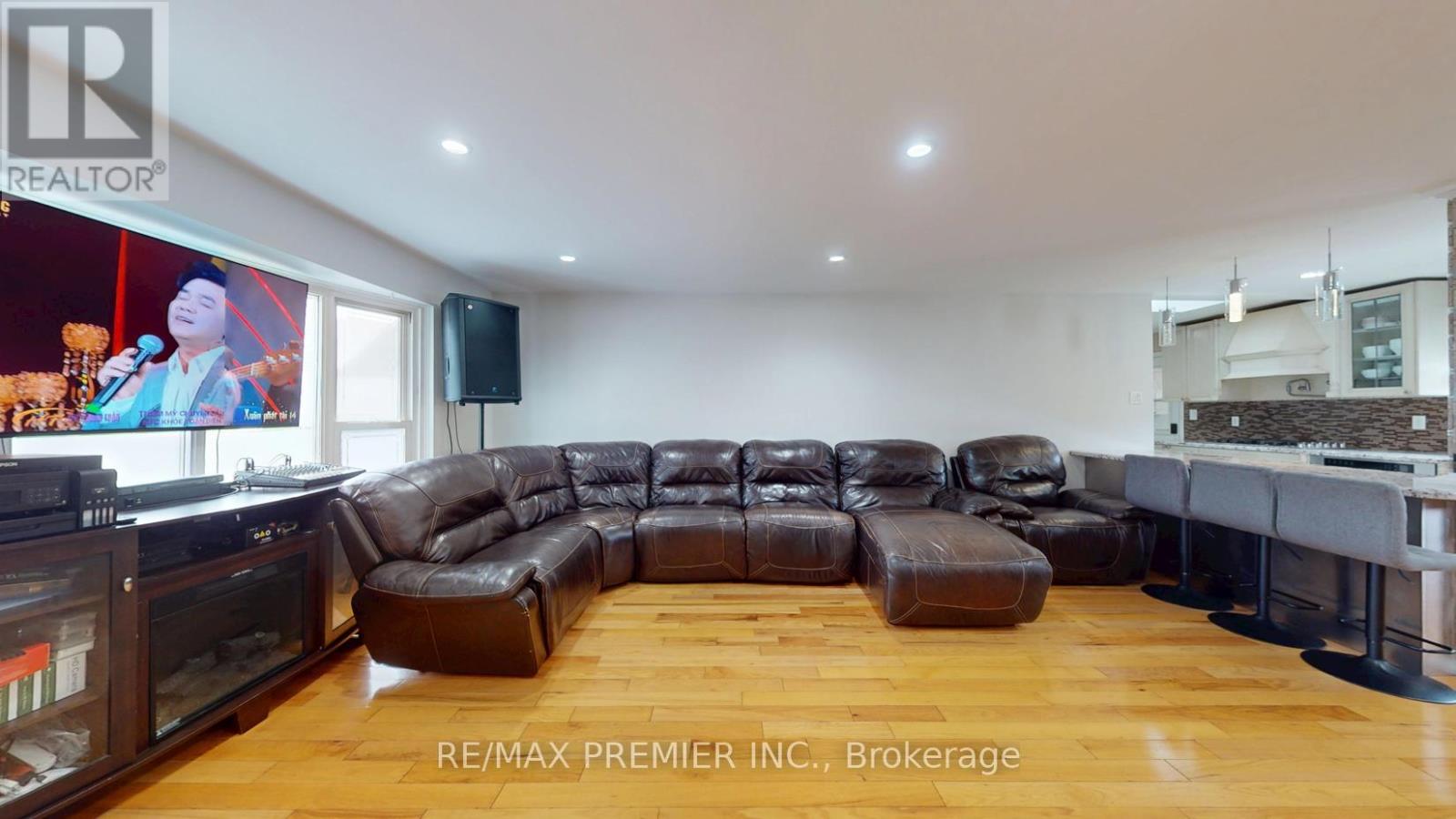 425 Balmoral Drive, Brampton, Ontario  L6T 1W1 - Photo 30 - W12553648