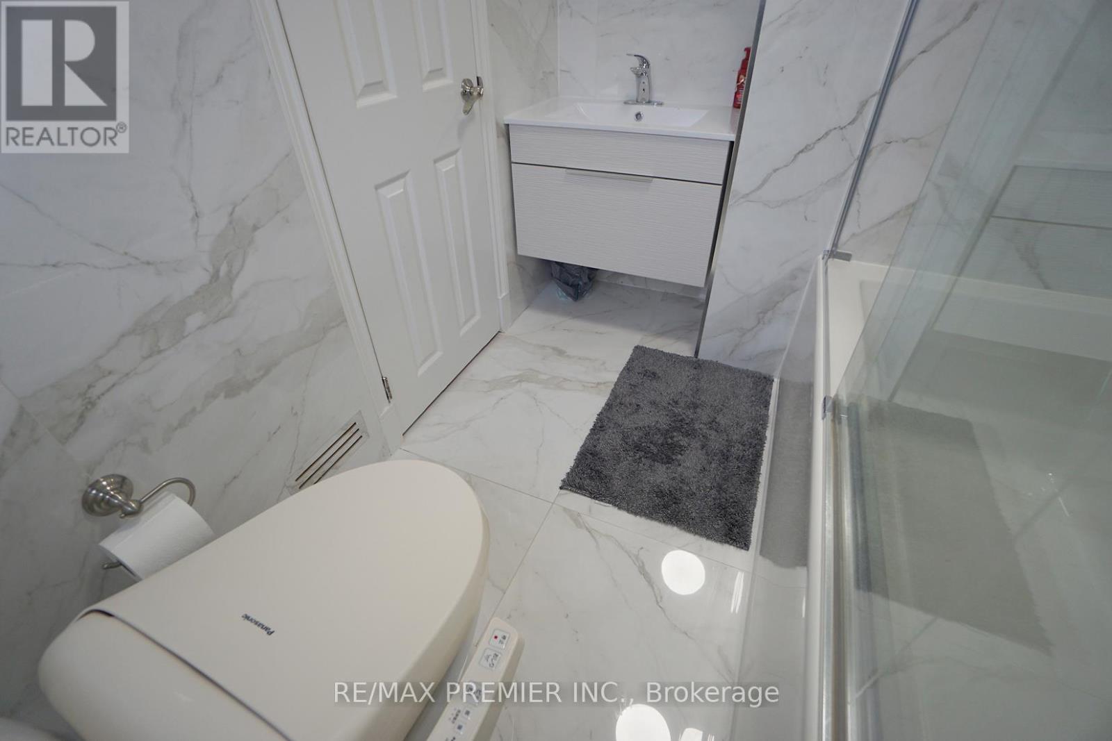 425 Balmoral Drive, Brampton, Ontario  L6T 1W1 - Photo 36 - W12553648