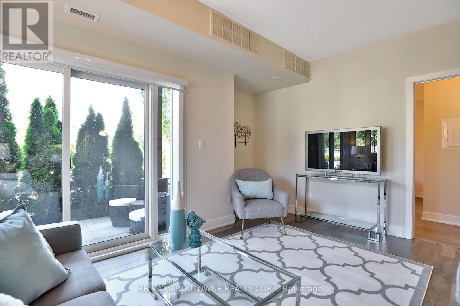 103 - 128 Garden Drive, Oakville, Ontario  L6K 0H7 - Photo 10 - W12553688