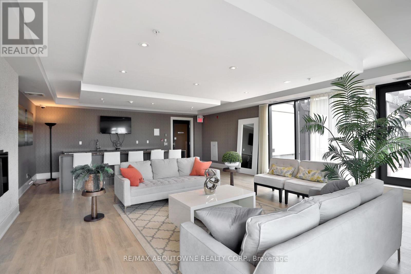 103 - 128 Garden Drive, Oakville, Ontario  L6K 0H7 - Photo 23 - W12553688