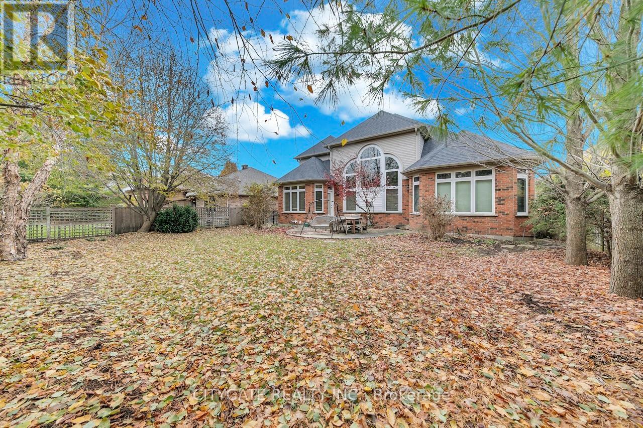 552 Falconridge Crescent, Waterloo, Ontario  N2K 4J2 - Photo 46 - X12553644