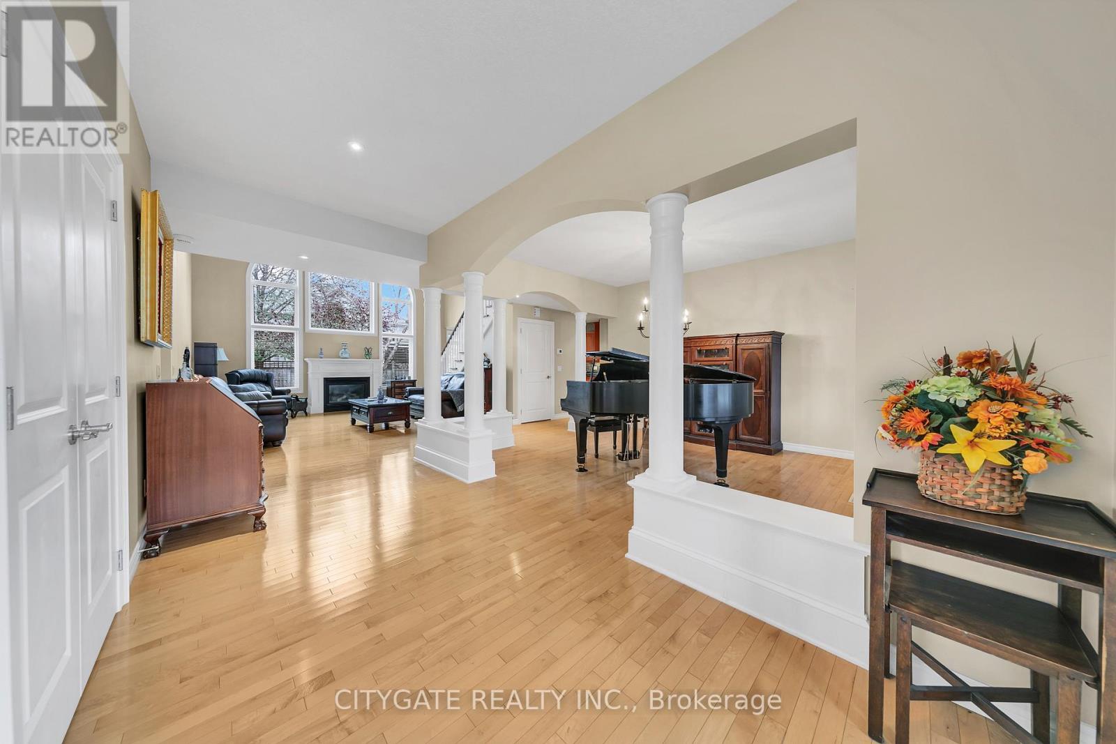 552 Falconridge Crescent, Waterloo, Ontario  N2K 4J2 - Photo 5 - X12553644