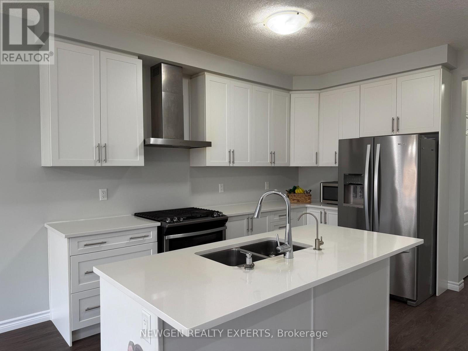 11 Gleason Crescent, Kitchener, Ontario  N2M 0B7 - Photo 10 - X12553660