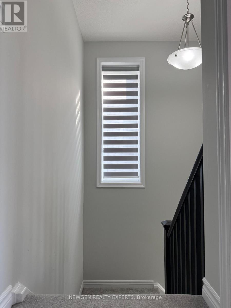 11 Gleason Crescent, Kitchener, Ontario  N2M 0B7 - Photo 18 - X12553660