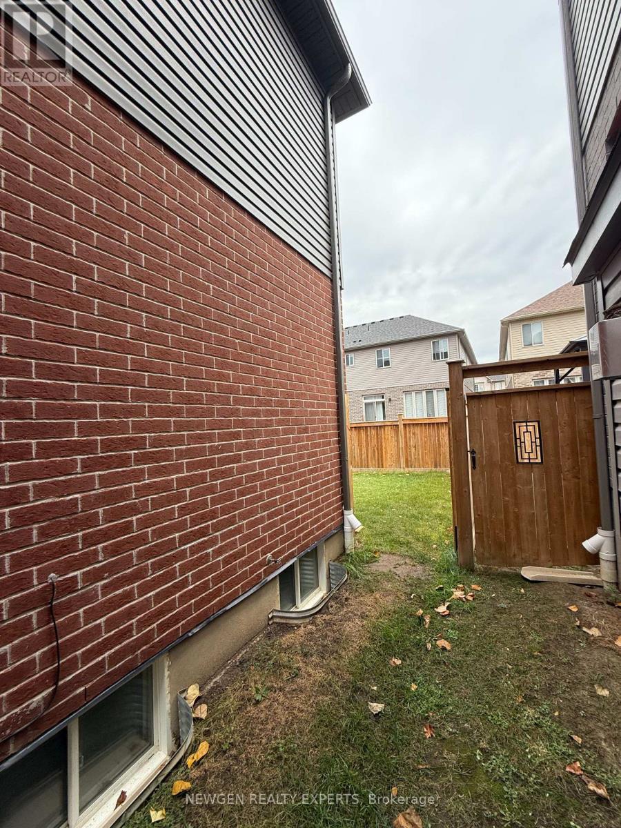 11 Gleason Crescent, Kitchener, Ontario  N2M 0B7 - Photo 39 - X12553660
