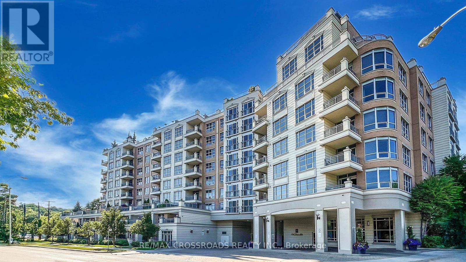 210 - 10 OLD YORK MILLS ROAD, Toronto, Ontario