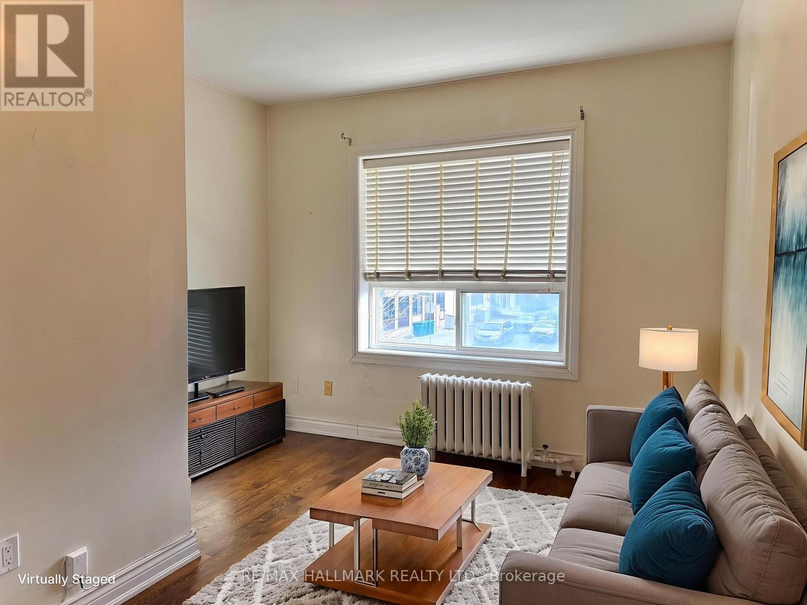 1 - 2038 Danforth Avenue, Toronto, Ontario  M4C 1J6 - Photo 2 - E12553714