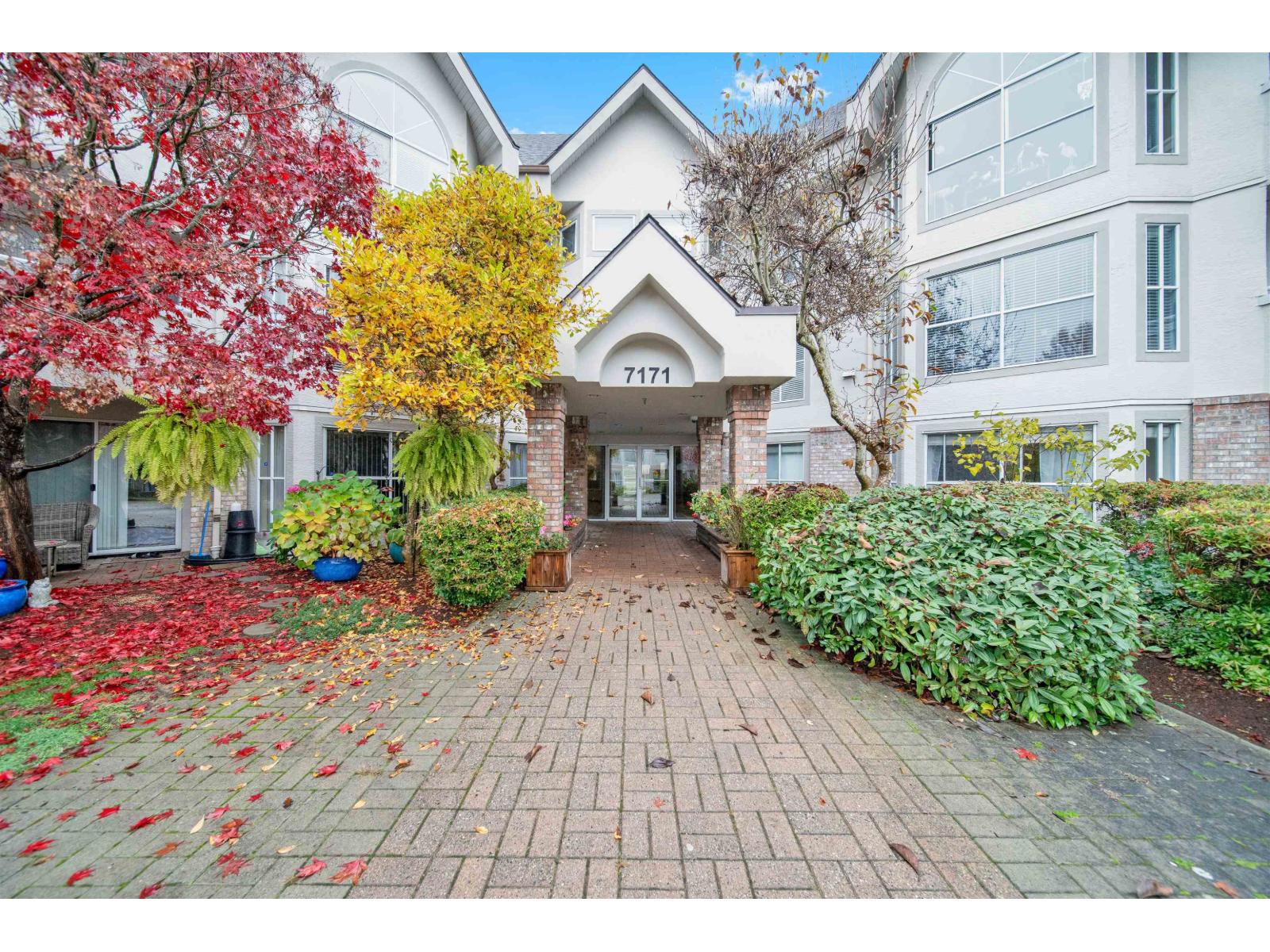216 7171 121 STREET, Surrey, British Columbia