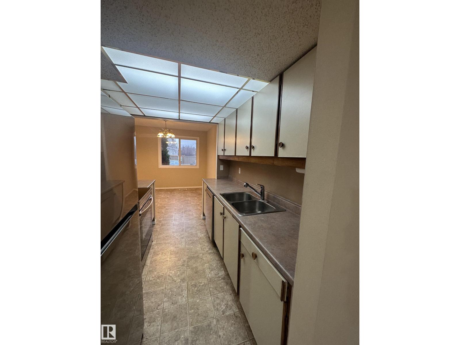 #8 3221 119 St Nw, Edmonton, Alberta T6J 5K7 - Photo 13 - E4466049
