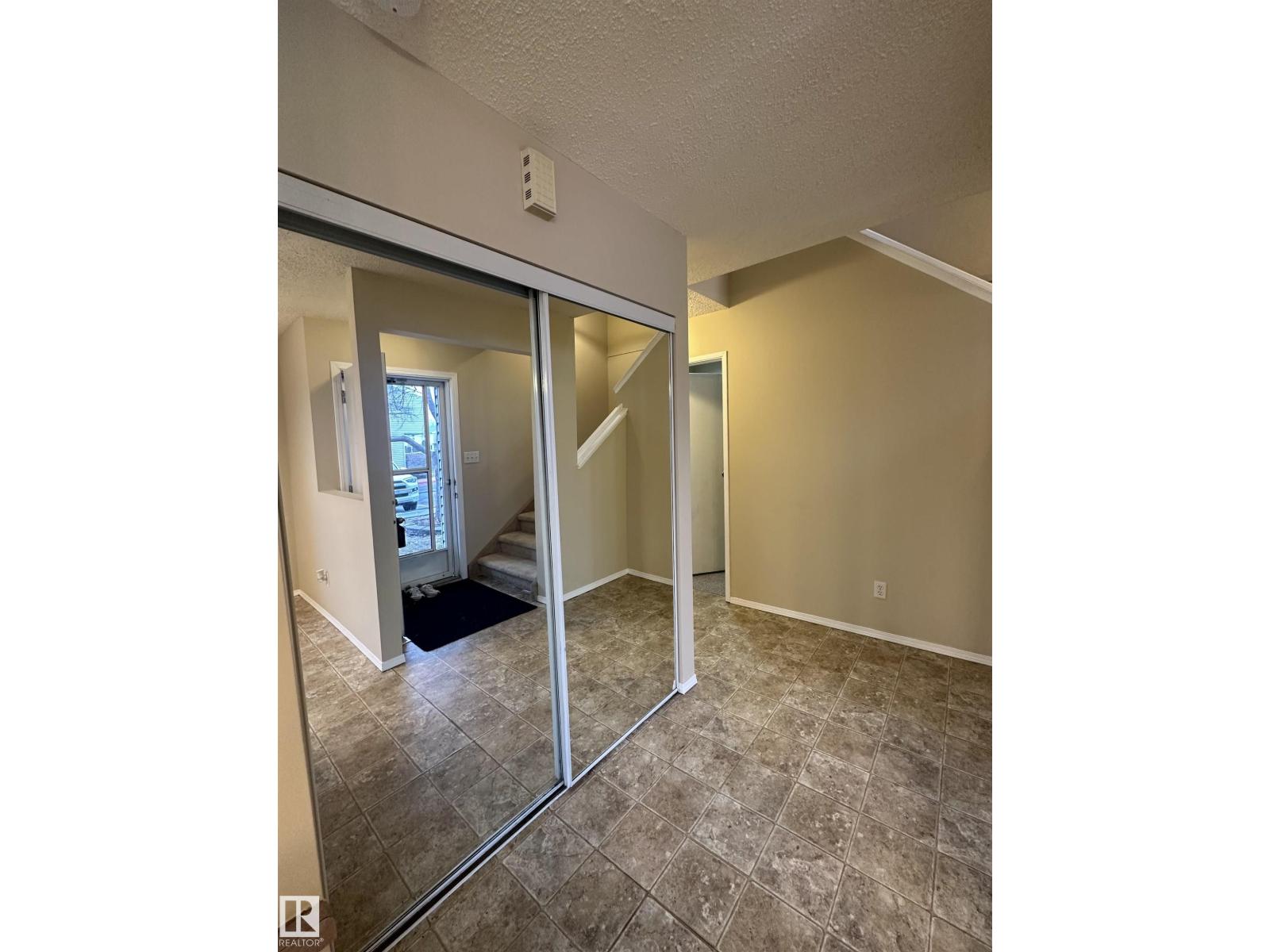 #8 3221 119 St Nw, Edmonton, Alberta T6J 5K7 - Photo 18 - E4466049