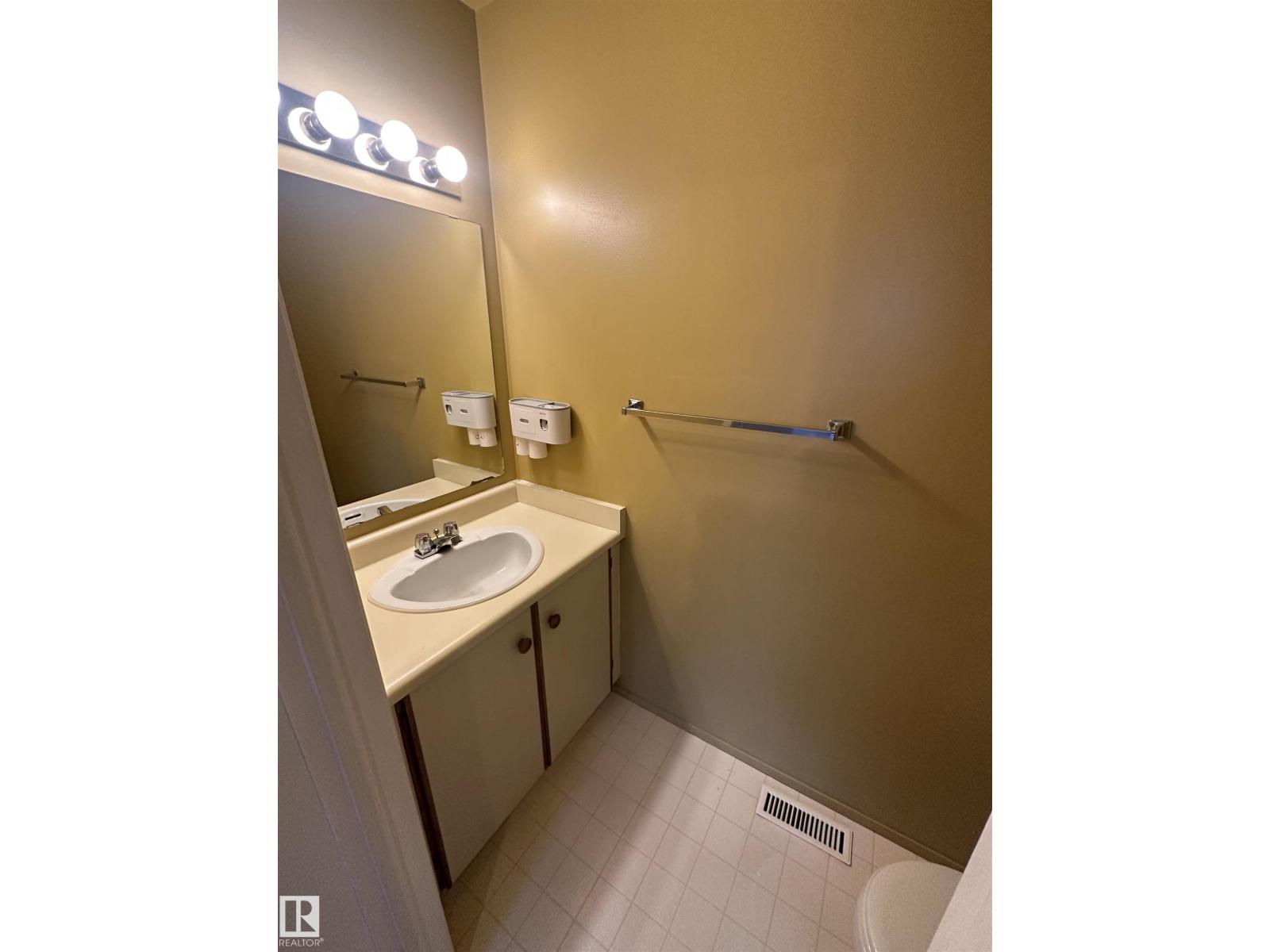 #8 3221 119 St Nw, Edmonton, Alberta T6J 5K7 - Photo 24 - E4466049