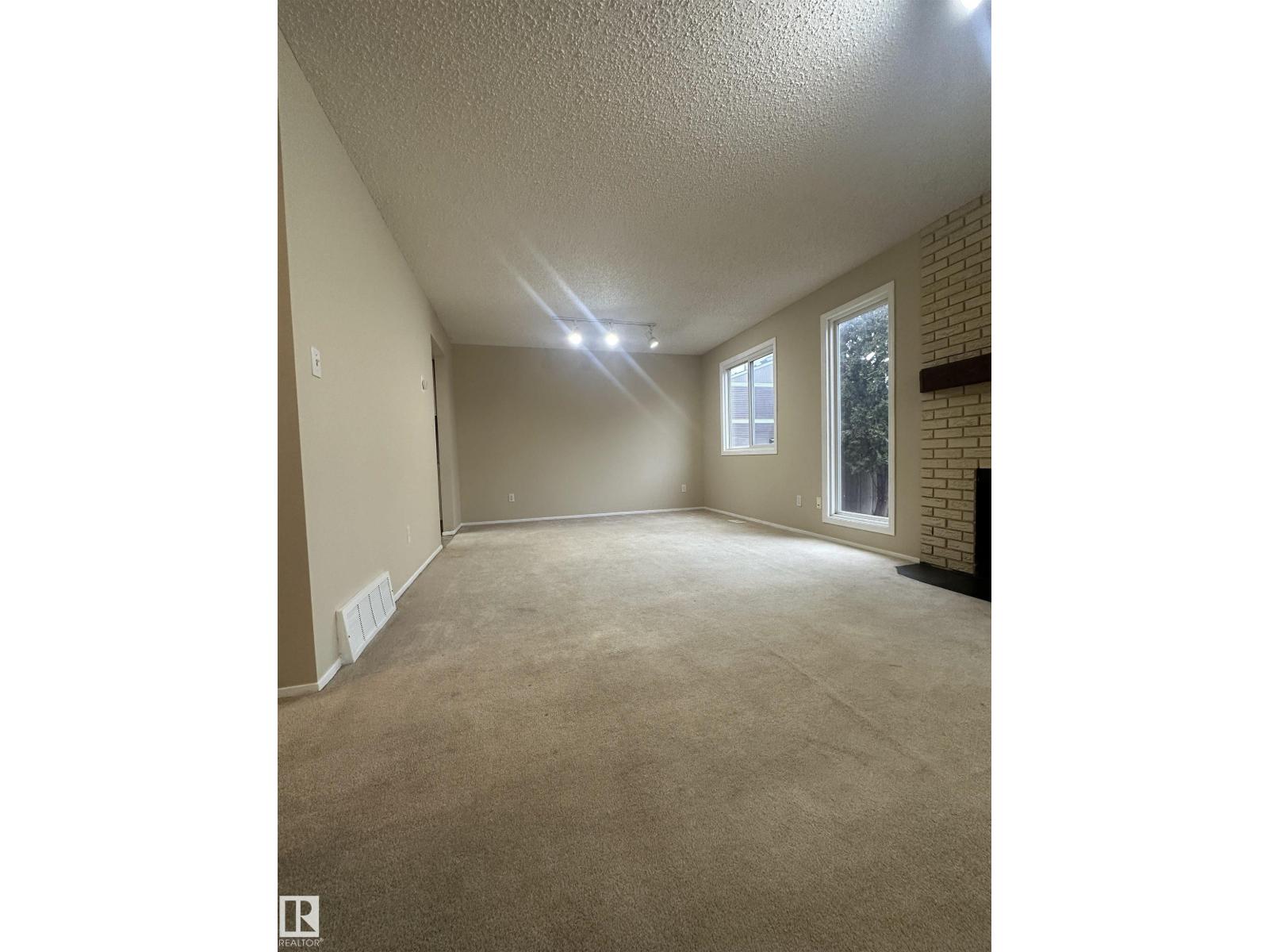 #8 3221 119 St Nw, Edmonton, Alberta T6J 5K7 - Photo 8 - E4466049