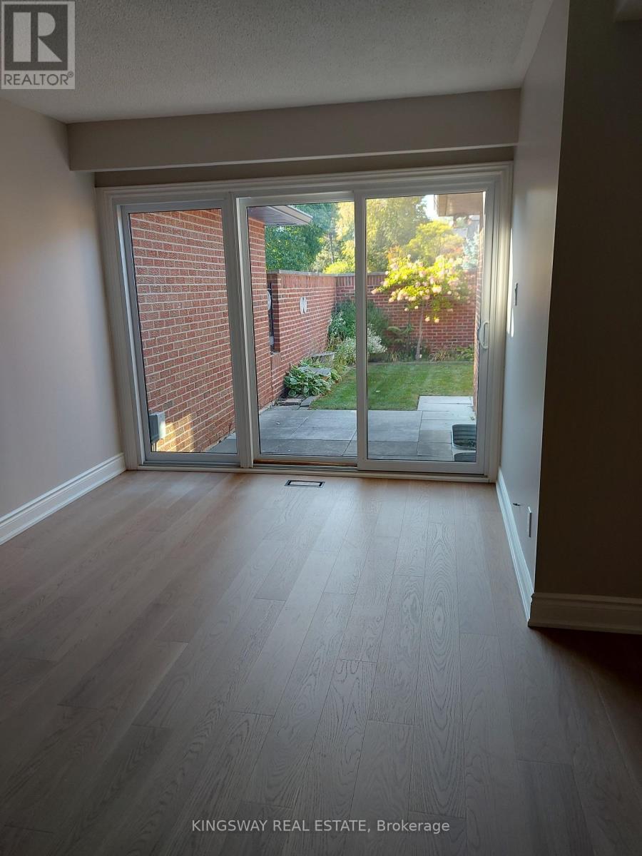 101 - 20 Mineola Road E, Mississauga, Ontario  L5G 4N9 - Photo 10 - W12553716