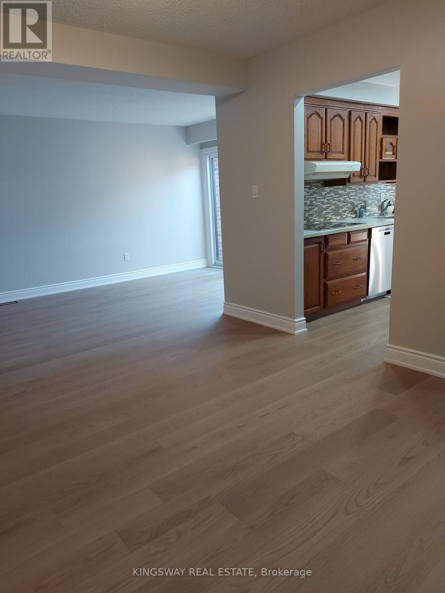 101 - 20 Mineola Road E, Mississauga, Ontario  L5G 4N9 - Photo 12 - W12553716