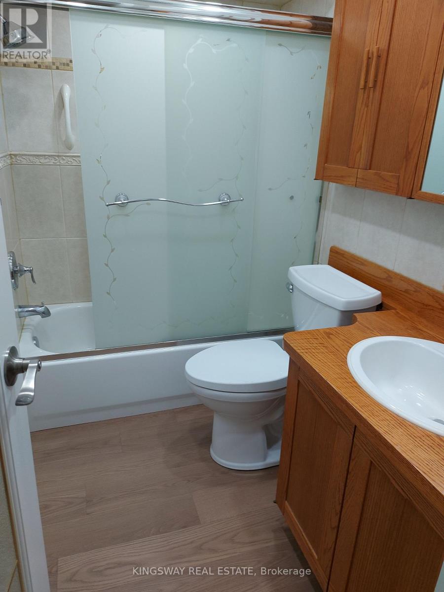 101 - 20 Mineola Road E, Mississauga, Ontario  L5G 4N9 - Photo 20 - W12553716