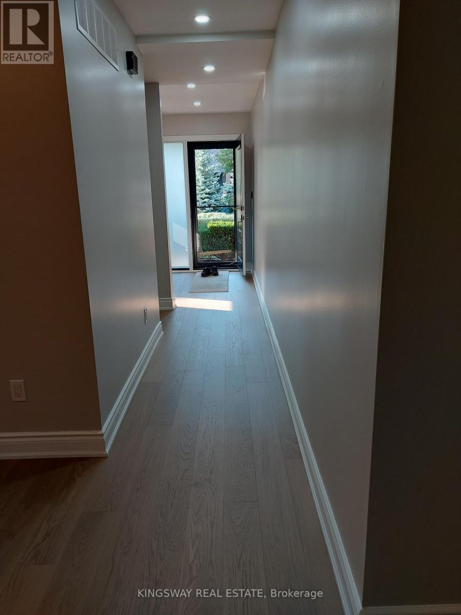 101 - 20 Mineola Road E, Mississauga, Ontario  L5G 4N9 - Photo 21 - W12553716