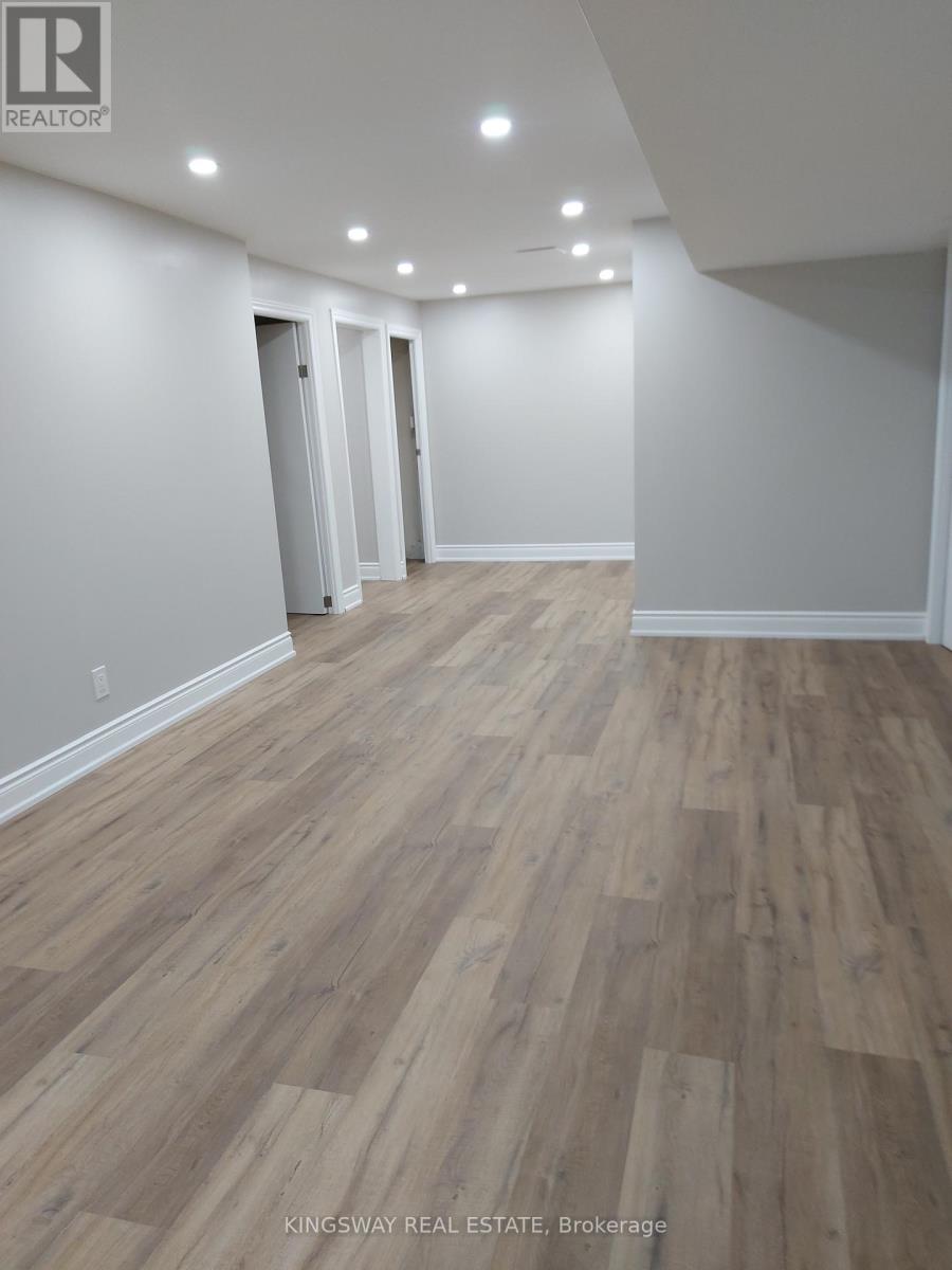 101 - 20 Mineola Road E, Mississauga, Ontario  L5G 4N9 - Photo 23 - W12553716