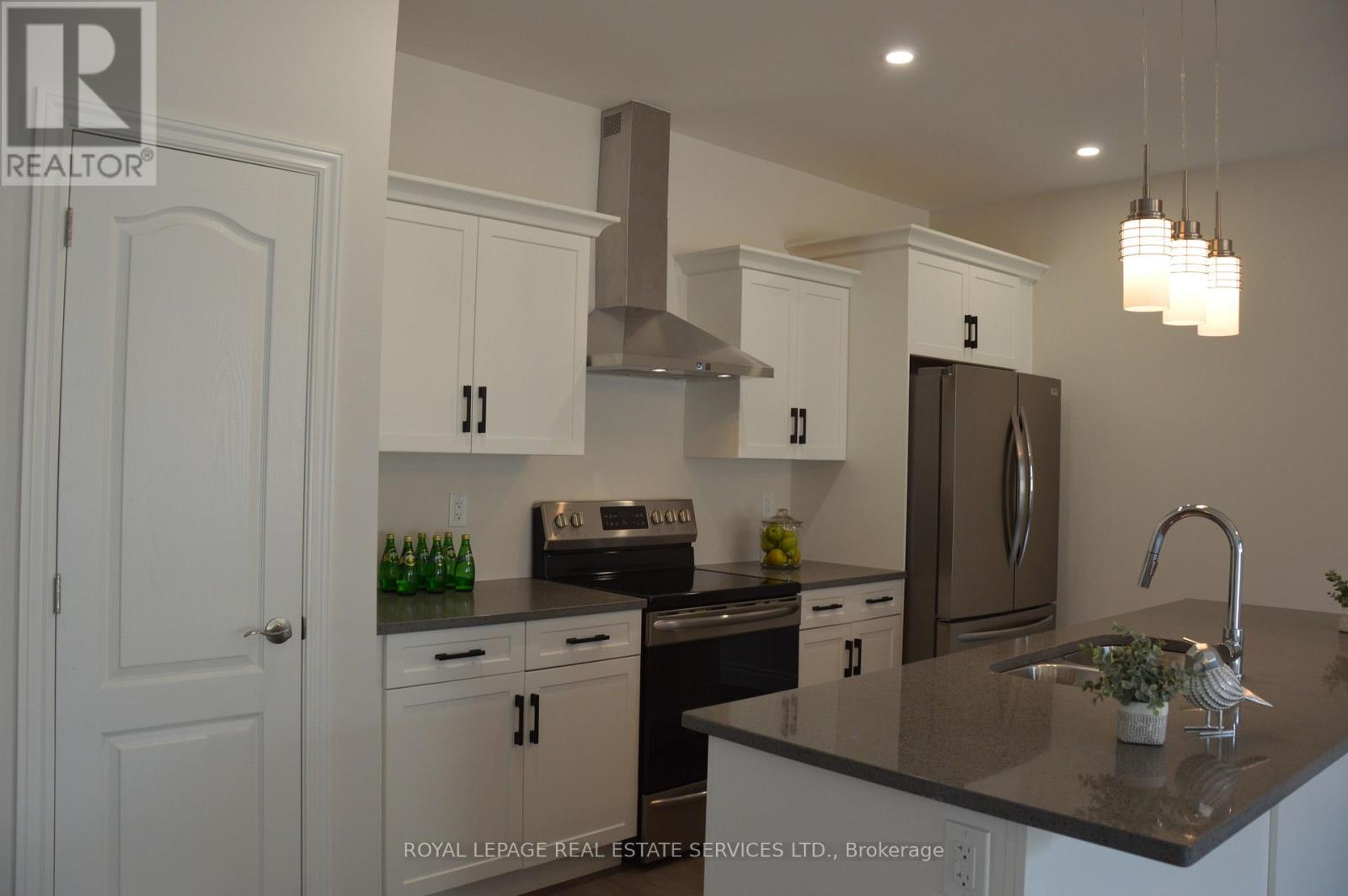 48 Callams Bay Crescent, Amherstburg, Ontario  N9V 4C5 - Photo 4 - X12553712