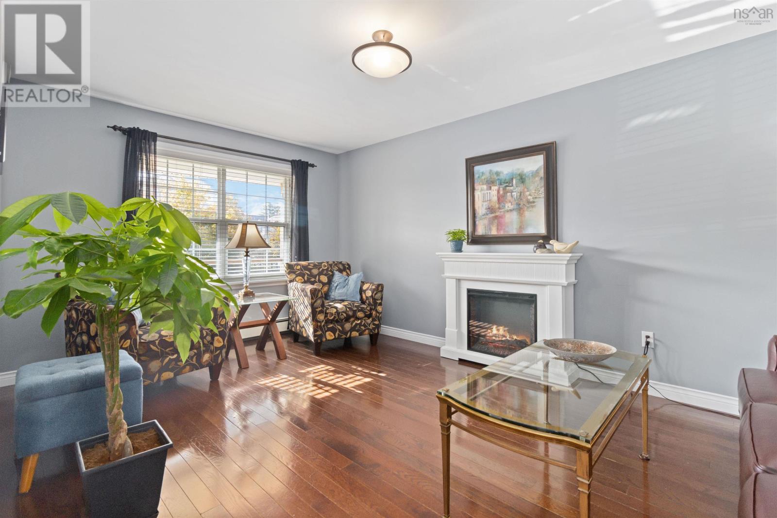 Property at 5 Roxham Close image 4