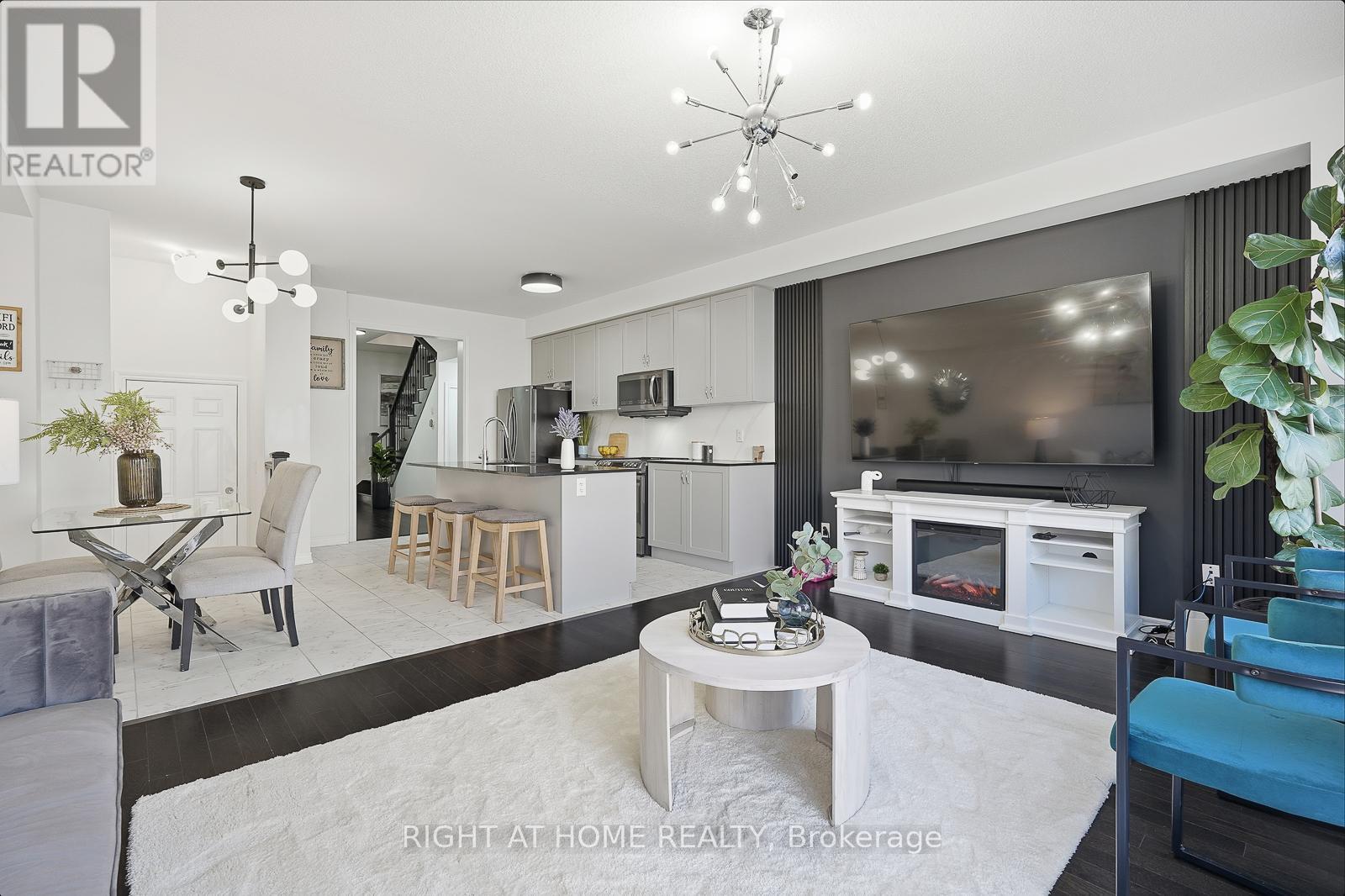 16 Angelfish Road, Brampton, Ontario  L7A 5C5 - Photo 2 - W12472340