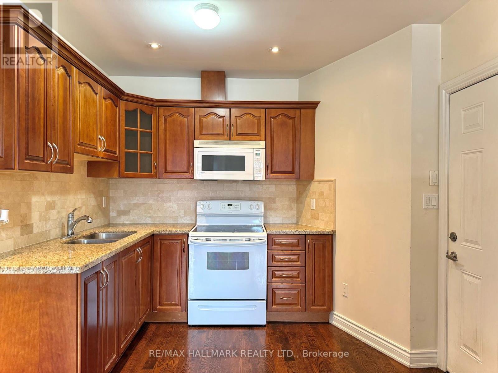 1 - 2038 Danforth Avenue, Toronto, Ontario  M4C 1J6 - Photo 4 - E12553714