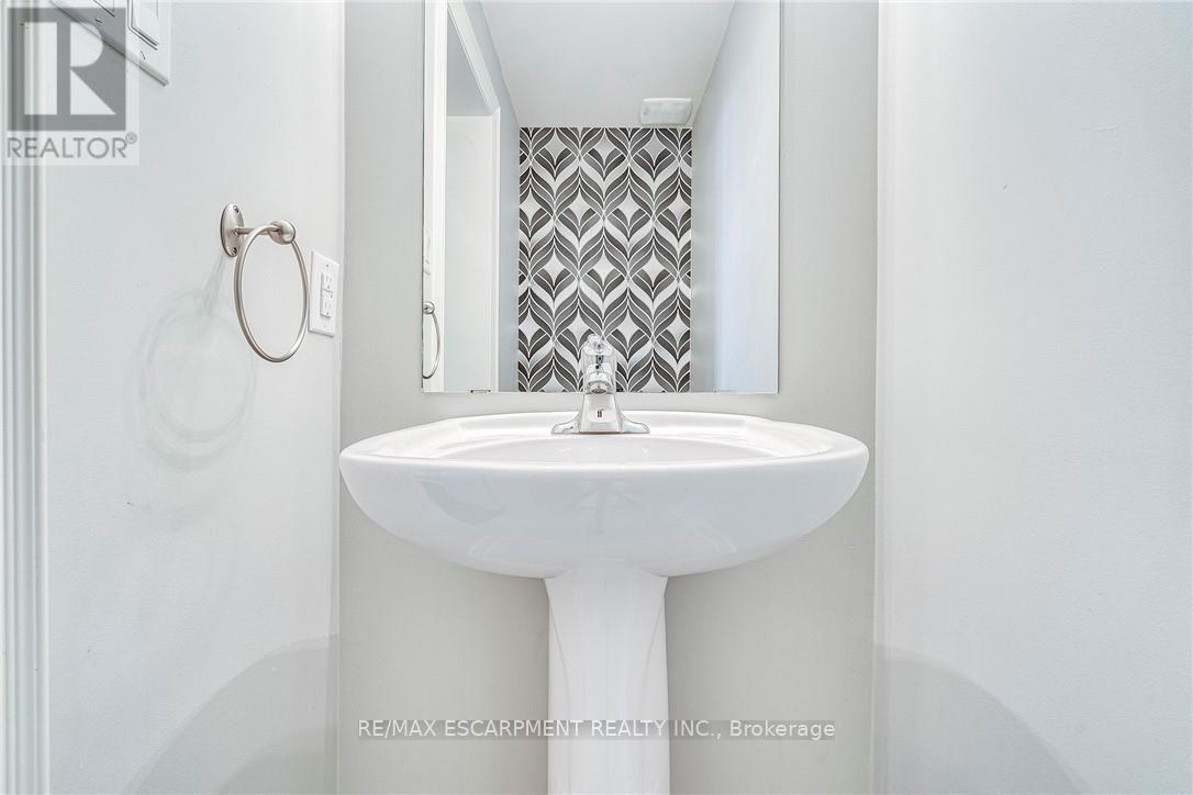 3 Johnson Farm Lane, Toronto, Ontario  M2N 0G6 - Photo 25 - C12429224