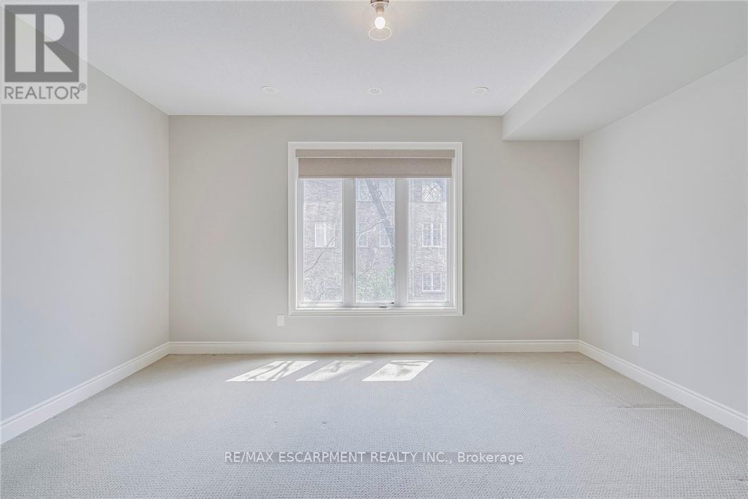 3 Johnson Farm Lane, Toronto, Ontario  M2N 0G6 - Photo 27 - C12429224