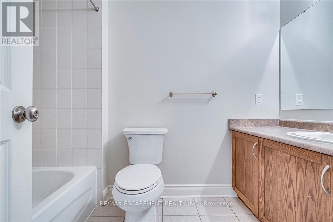 3 Johnson Farm Lane, Toronto, Ontario  M2N 0G6 - Photo 26 - C12429224