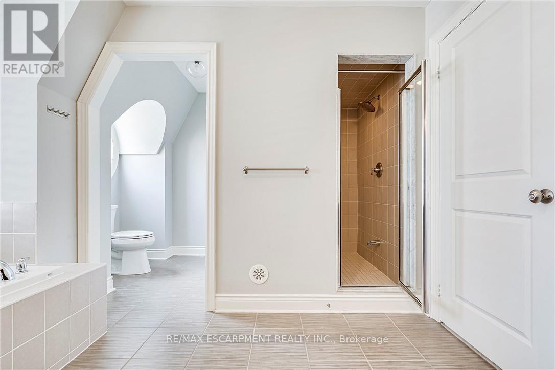 3 Johnson Farm Lane, Toronto, Ontario  M2N 0G6 - Photo 43 - C12429224