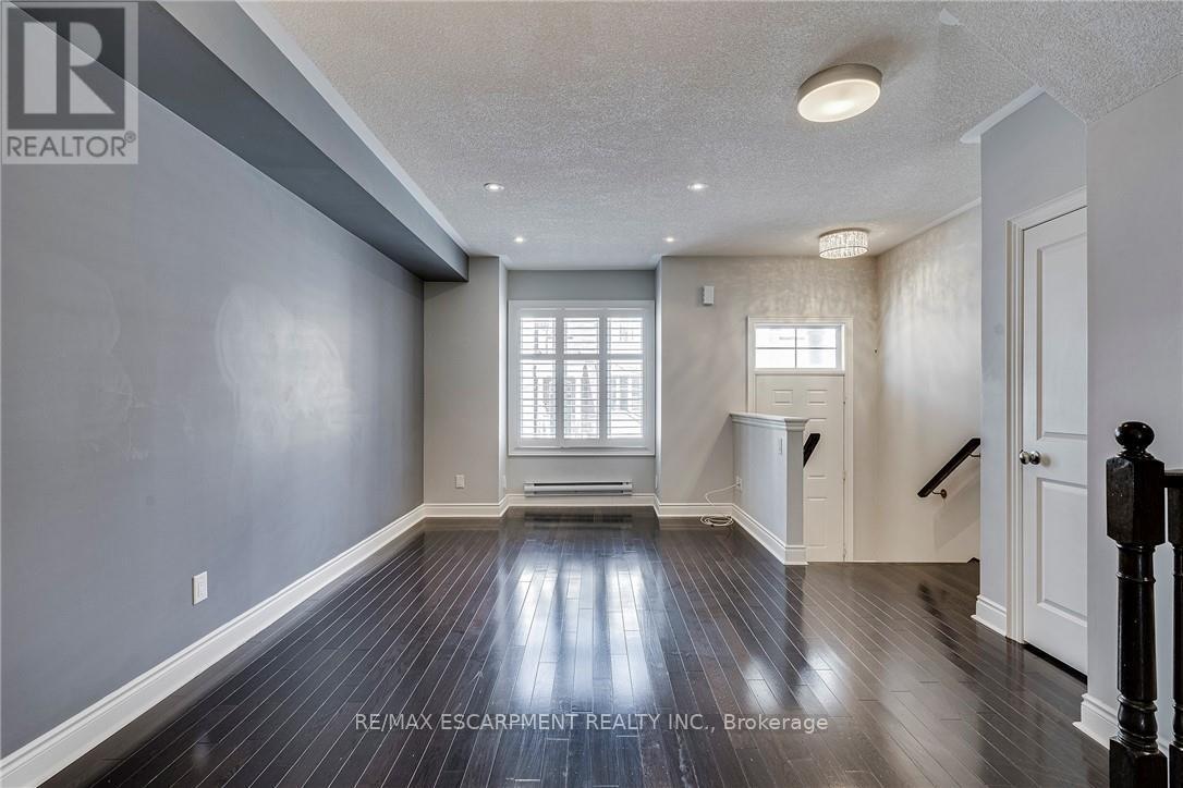 3 Johnson Farm Lane, Toronto, Ontario  M2N 0G6 - Photo 7 - C12429224