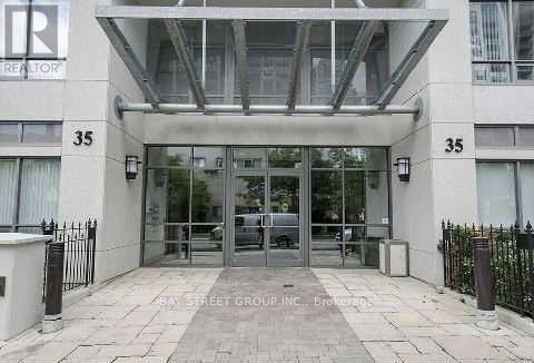 917 - 35 HOLLYWOOD AVENUE, Toronto, Ontario