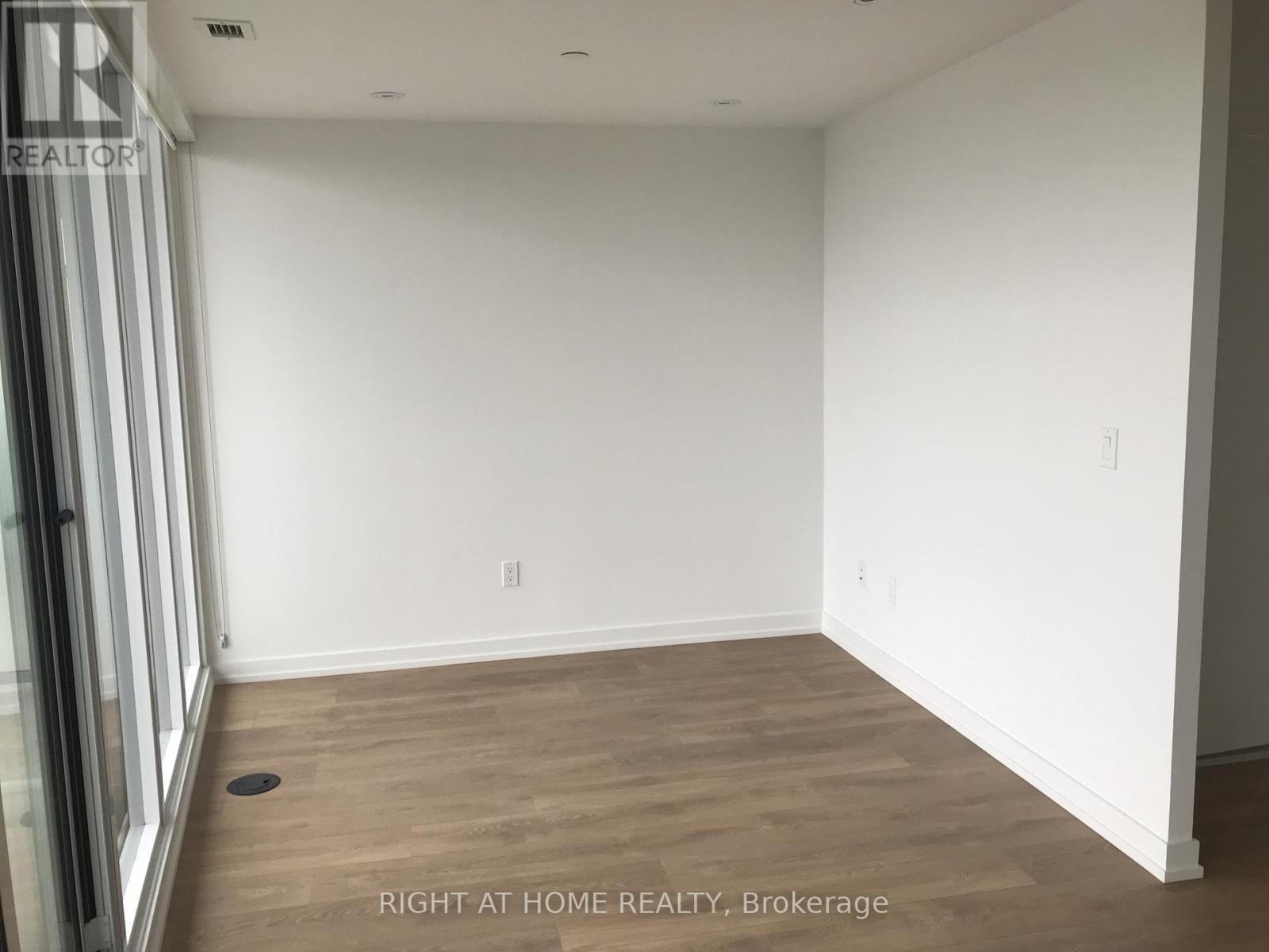 1012 - 115 Mcmahon Drive, Toronto, Ontario  M2K 2X9 - Photo 5 - C12553734