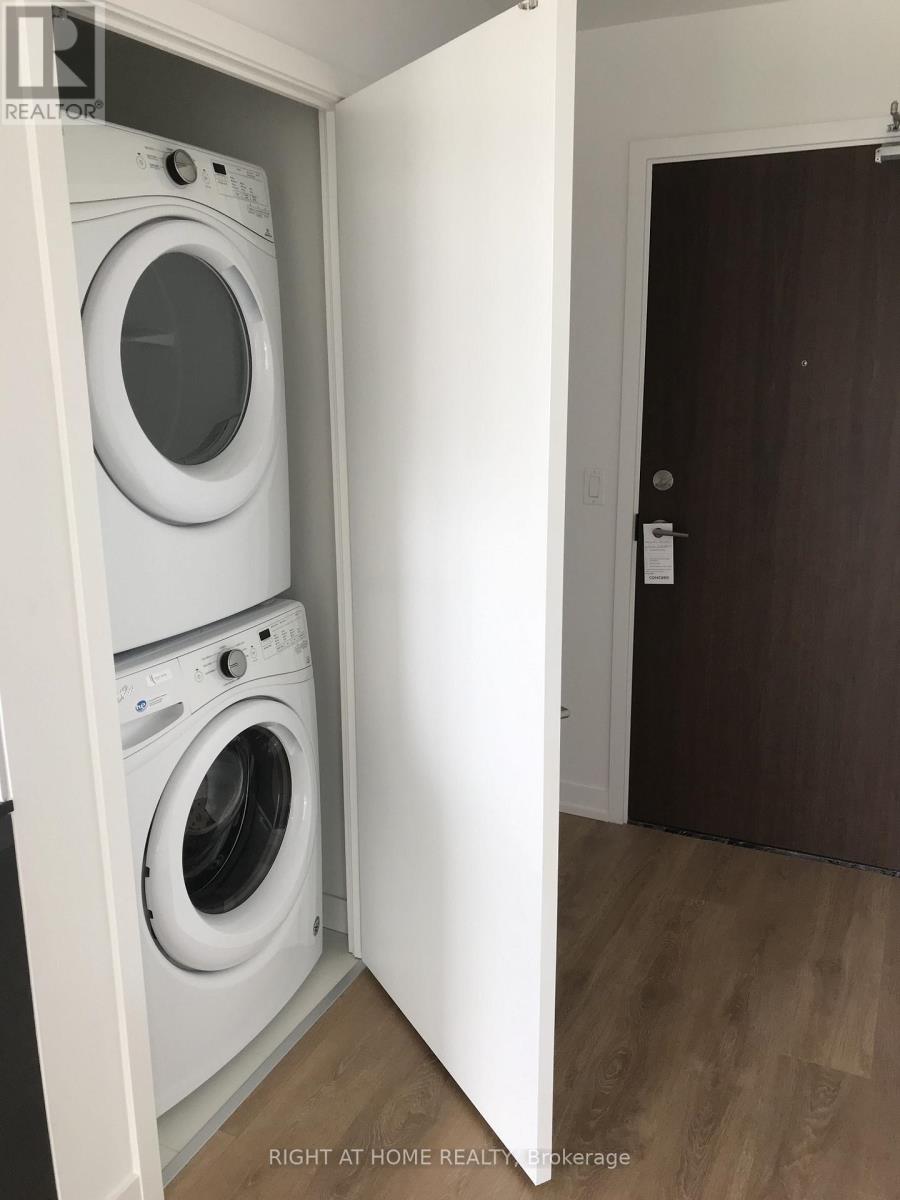 1012 - 115 Mcmahon Drive, Toronto, Ontario  M2K 2X9 - Photo 7 - C12553734