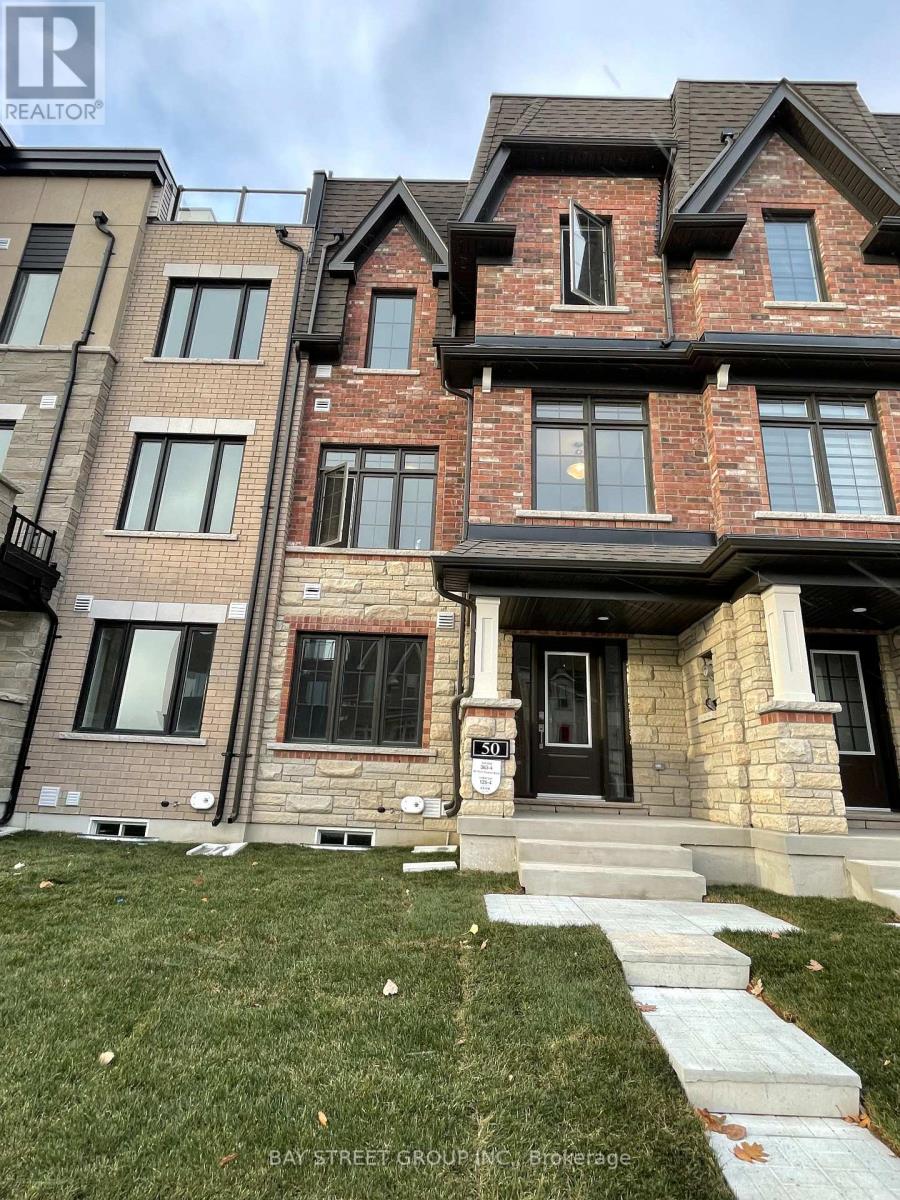 50 York Downs Boulevard N, Markham, Ontario  L6C 3M6 - Photo 2 - N12553726