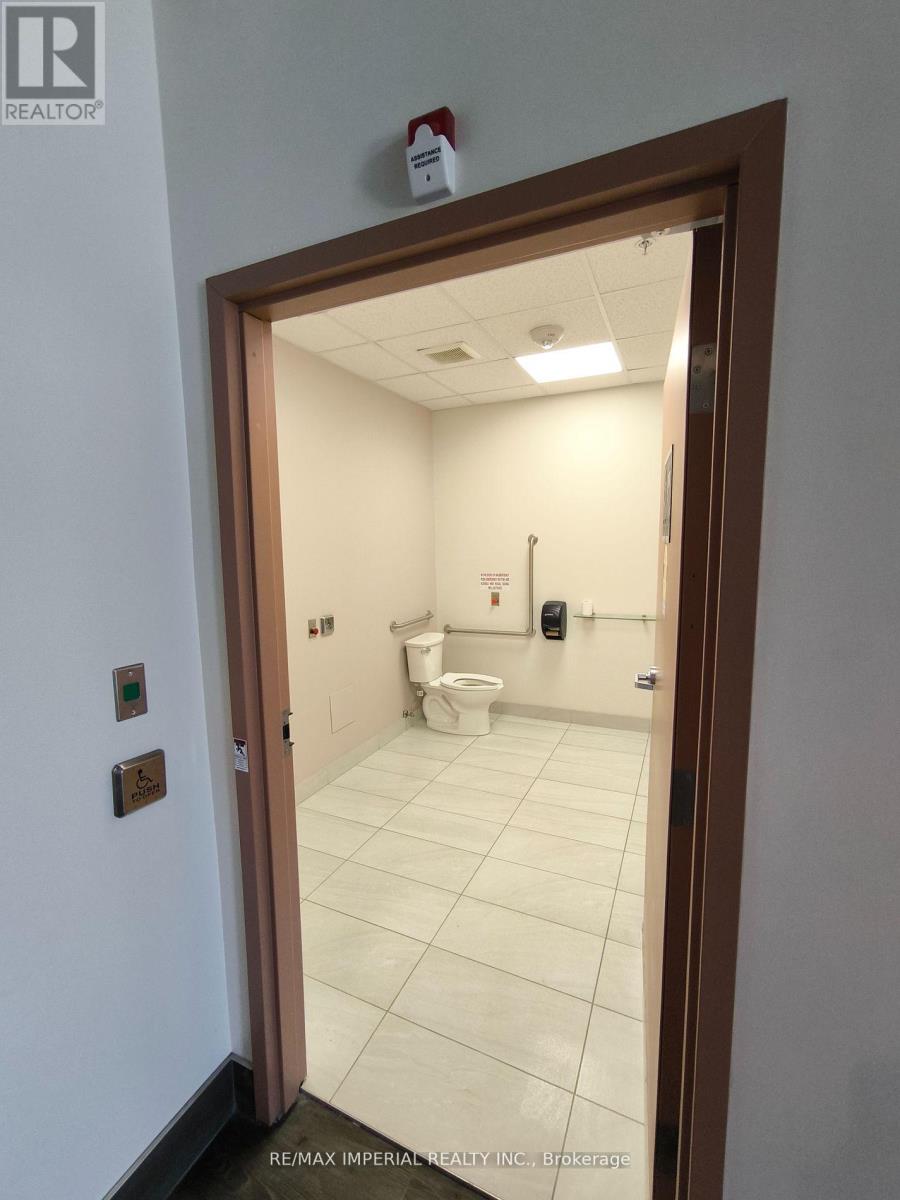 30 - 555 William Graham Drive, Aurora, Ontario  L4G 7C4 - Photo 10 - N12553738