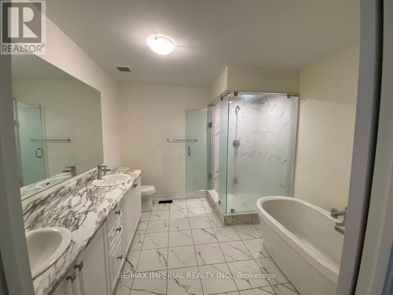 23 Bowline Vista, East Gwillimbury, Ontario  L9N 1K4 - Photo 3 - N12553746