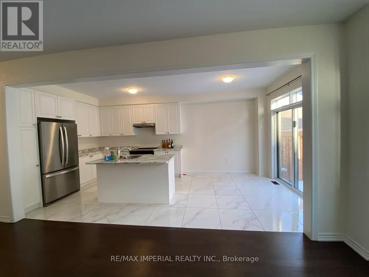 23 Bowline Vista, East Gwillimbury, Ontario  L9N 1K4 - Photo 5 - N12553746