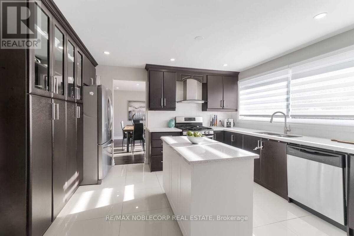 Upper Level - 17 Mikado Crescent, Brampton, Ontario  L6S 3R3 - Photo 11 - W12553748