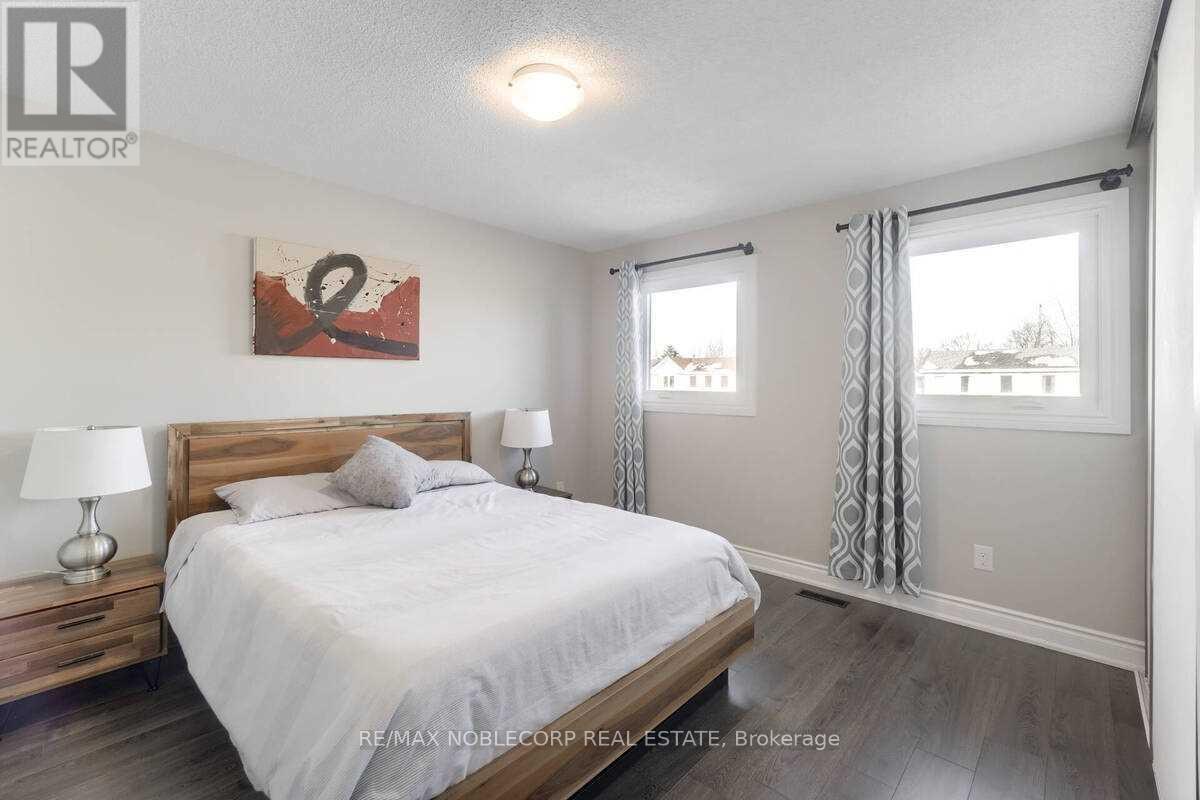 Upper Level - 17 Mikado Crescent, Brampton, Ontario  L6S 3R3 - Photo 25 - W12553748