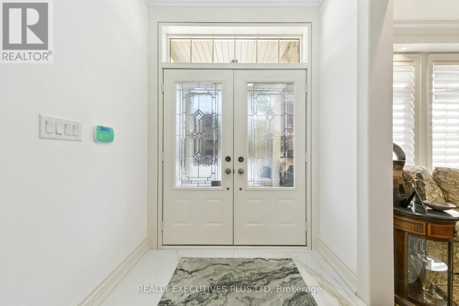 4649 Simmons Road, Burlington, Ontario  L7M 0E9 - Photo 3 - W12553756