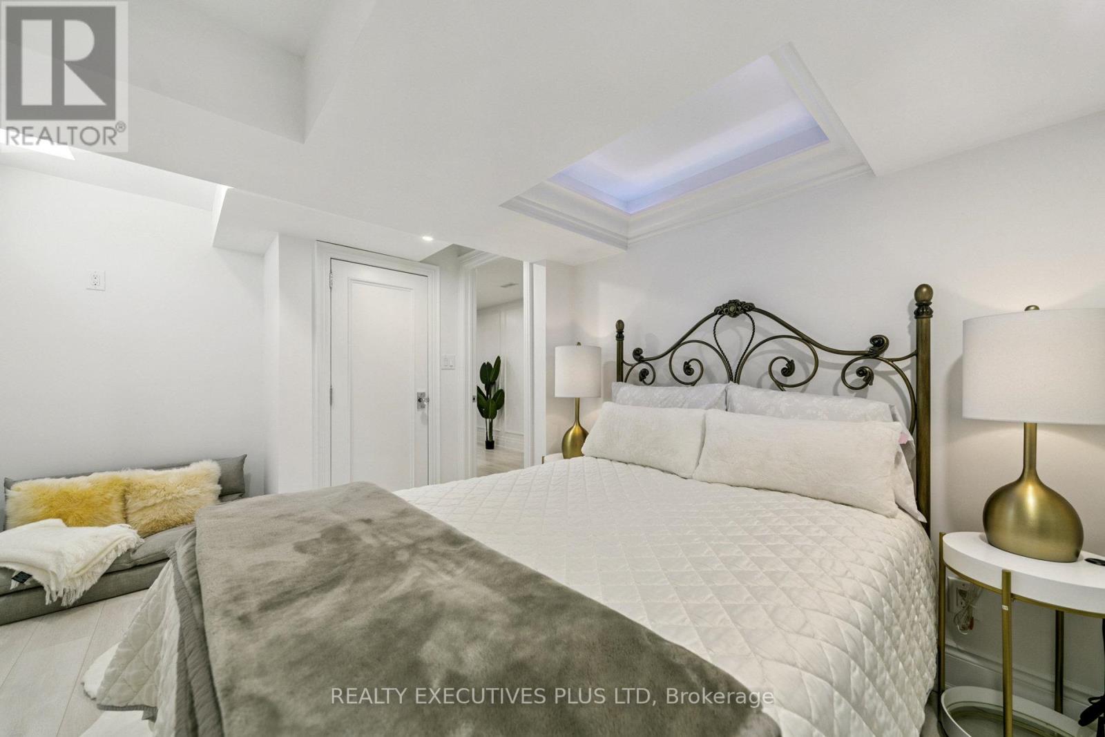 4649 Simmons Road, Burlington, Ontario  L7M 0E9 - Photo 42 - W12553756