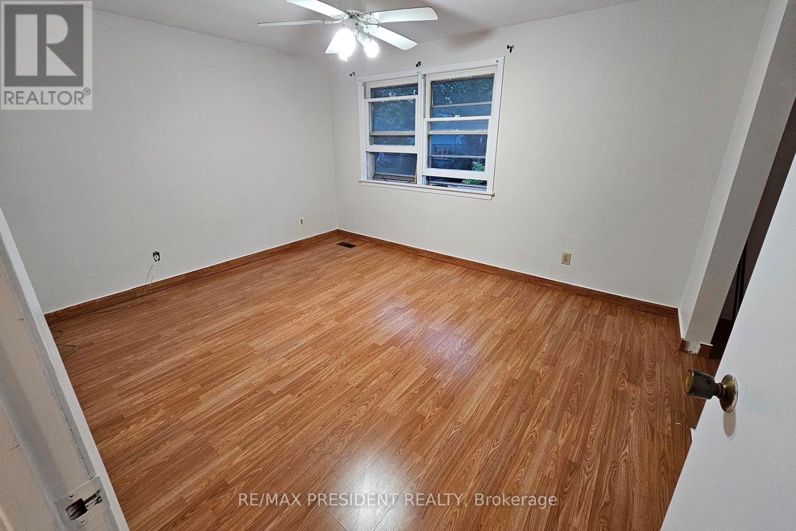 560a Brookhaven Crescent, Waterloo, Ontario  N2L 4R7 - Photo 13 - X12553724