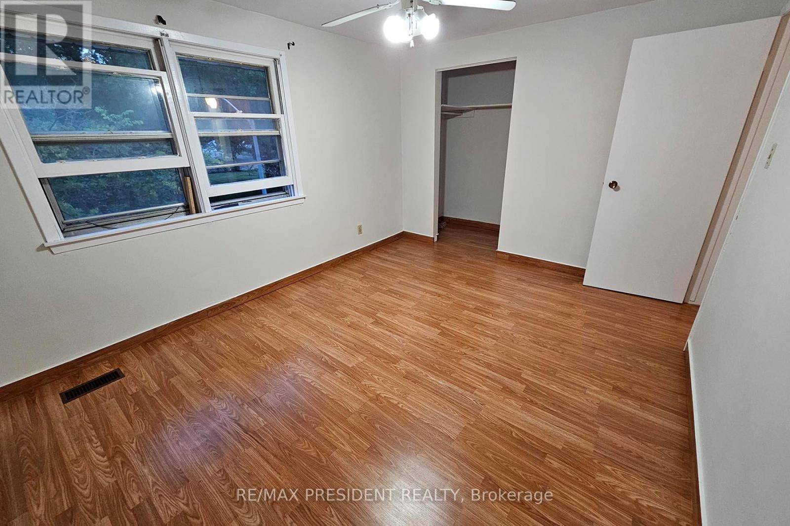 560a Brookhaven Crescent, Waterloo, Ontario  N2L 4R7 - Photo 14 - X12553724