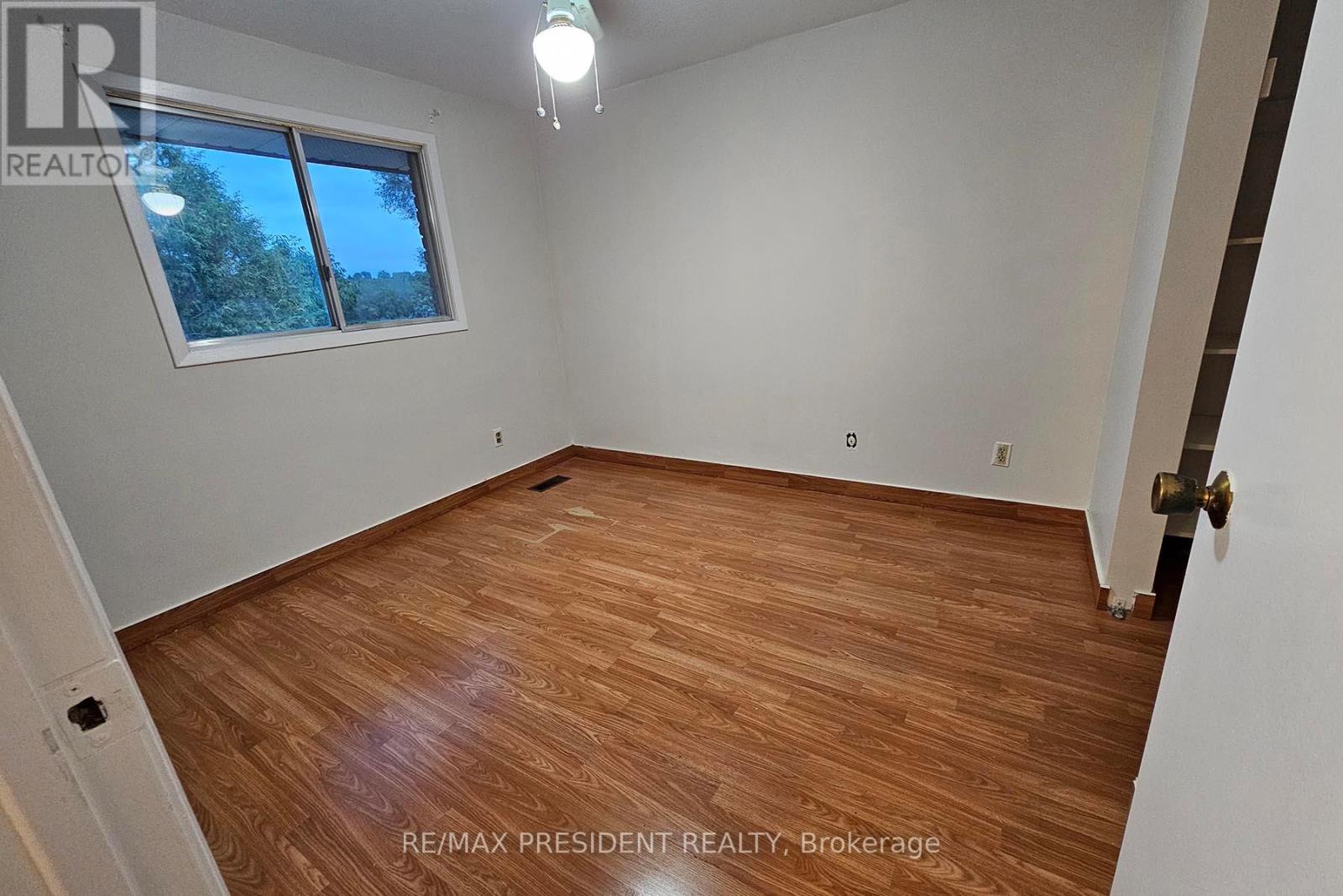 560a Brookhaven Crescent, Waterloo, Ontario  N2L 4R7 - Photo 17 - X12553724