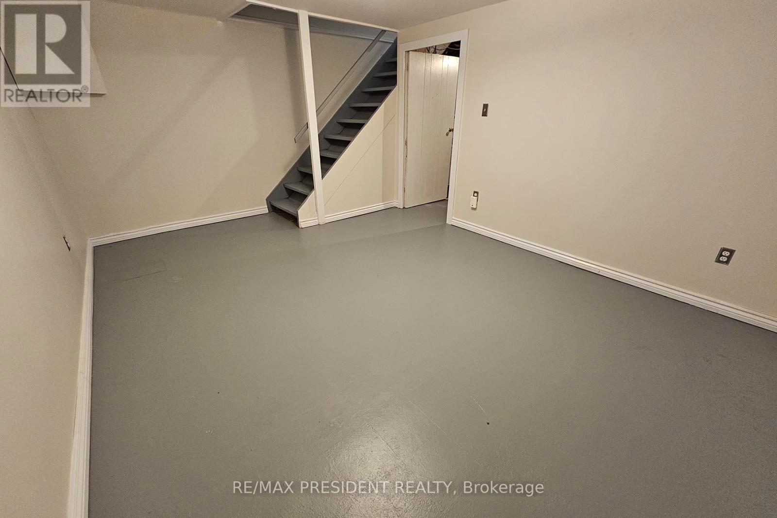 560a Brookhaven Crescent, Waterloo, Ontario  N2L 4R7 - Photo 21 - X12553724