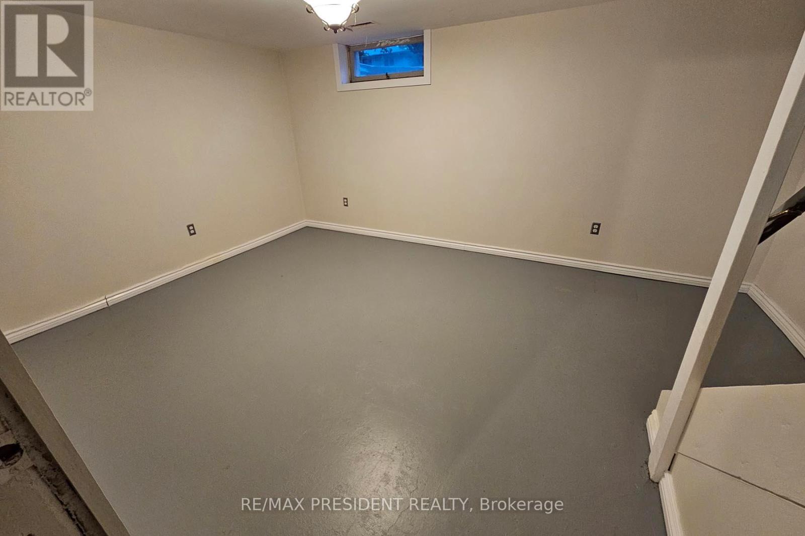 560a Brookhaven Crescent, Waterloo, Ontario  N2L 4R7 - Photo 23 - X12553724